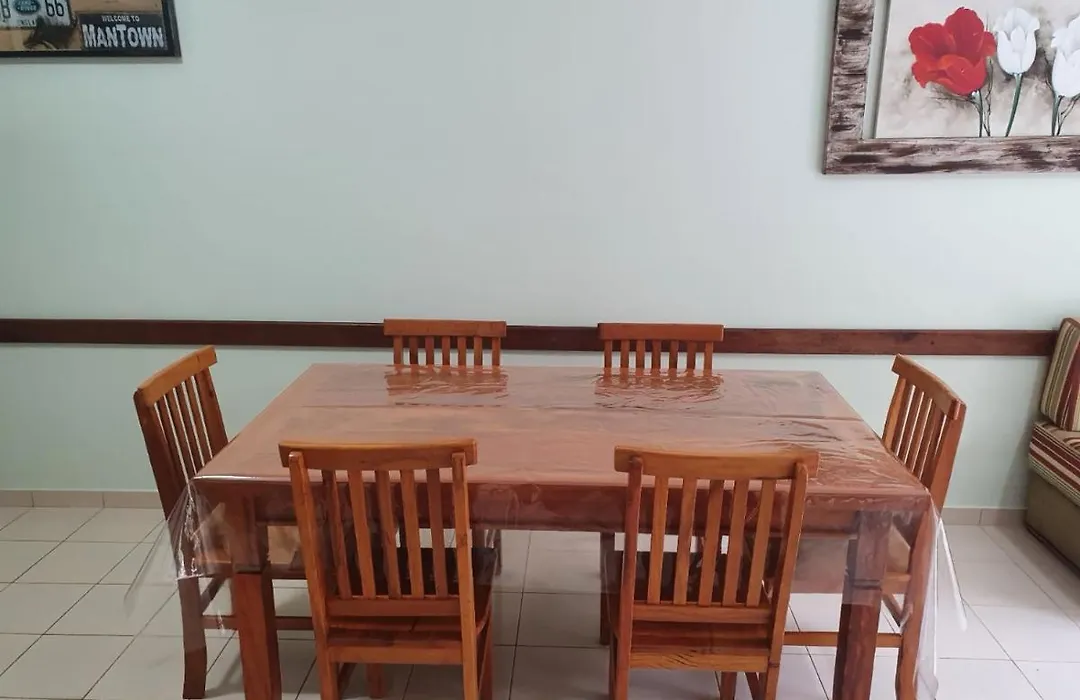 Apartamento Climatizado a 150 Metros da Praia-1